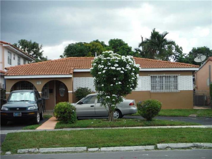 557 E 53 ST, Hialeah, FL 33013