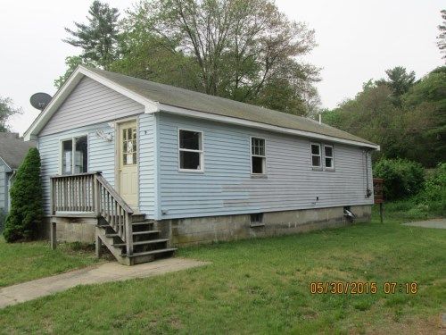 9 W Shore Rd, Holbrook, MA 02343