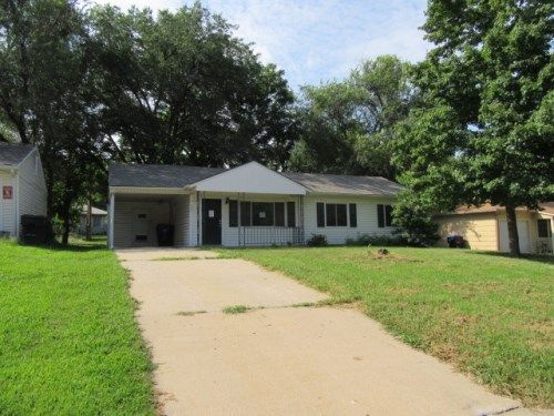 3501 SW Kirklawn Ave, Topeka, KS 66611