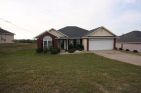 67 Redwood Dr, Phenix City, AL 36869