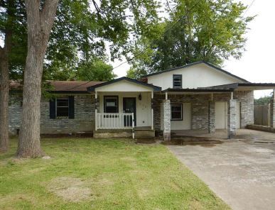 112 East Linn Stree, Huntington, TX 75949