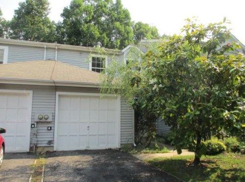 19 Heath Ct, Sicklerville, NJ 08081