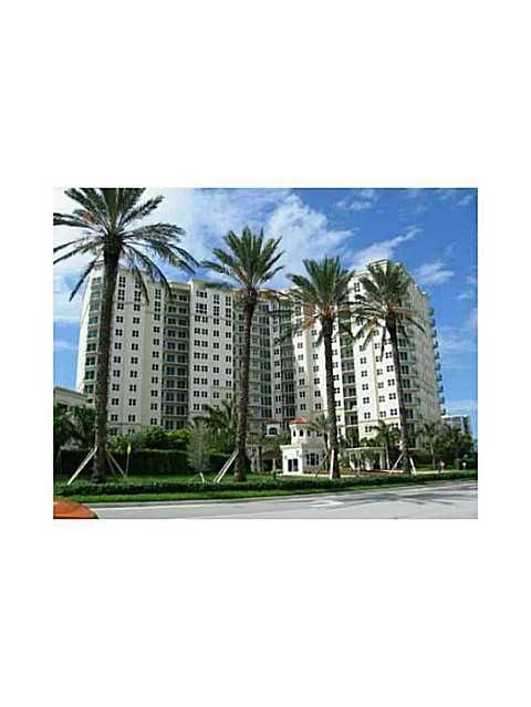 19900 E Country Club Dr # TS06, Miami, FL 33180