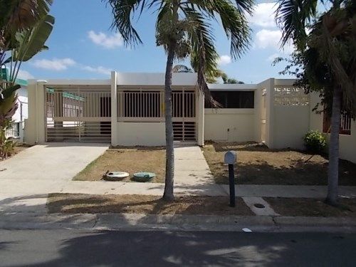 Urb Santa Isidra 2 20 Calle 5, Fajardo, PR 00738