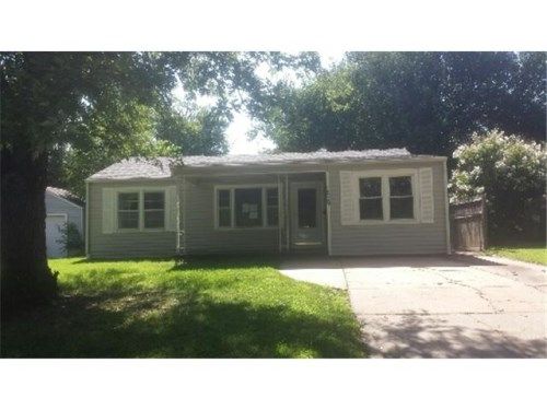 1629 S Dodge Ave, Wichita, KS 67213