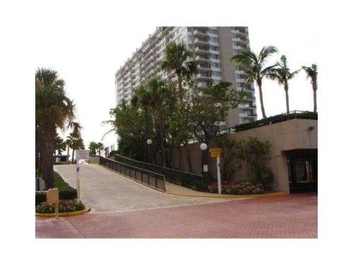 1965 S OCEAN DR # 18P, Hallandale, FL 33009