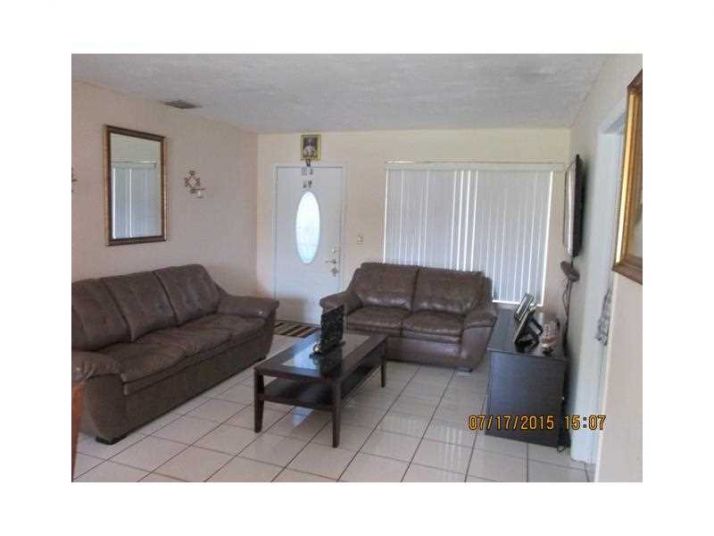 955 W 31 ST, Hialeah, FL 33012