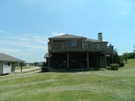 383 Derby Drive, Van Alstyne, TX 75495