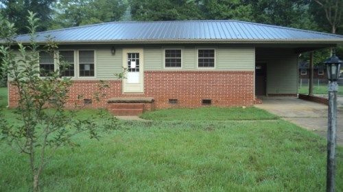 308 Sharon St, Scottsboro, AL 35768