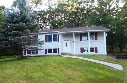 186 Gold Key Rd, Milford, PA 18337