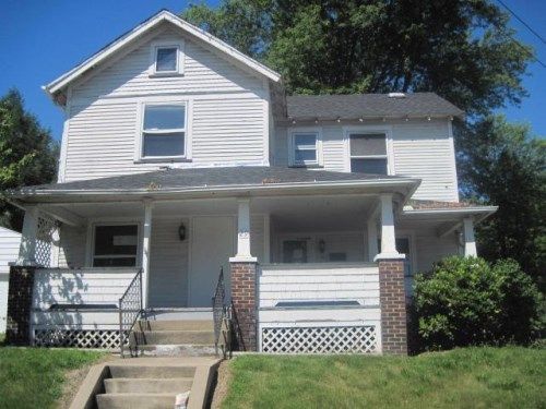 29 Stewart St, Struthers, OH 44471