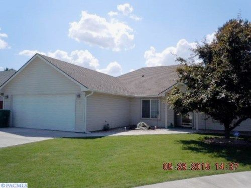 424 S Arthur Place, Kennewick, WA 99336