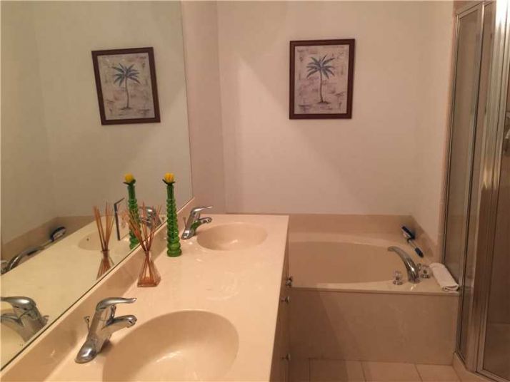 3727 OLEANDER TE # 3727, West Palm Beach, FL 33404