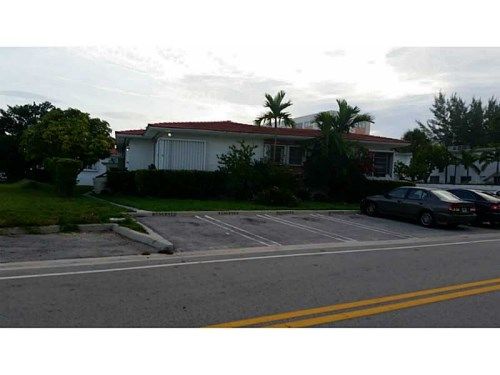 1045 93 ST, Miami Beach, FL 33154