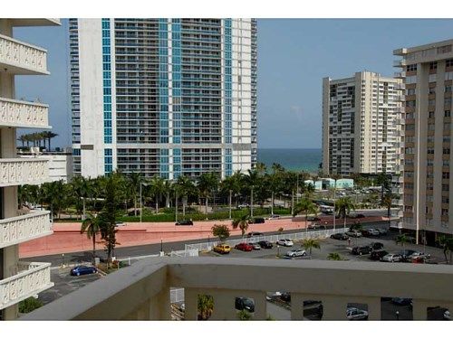 1817 S OCEAN DR # 828, Hallandale, FL 33009