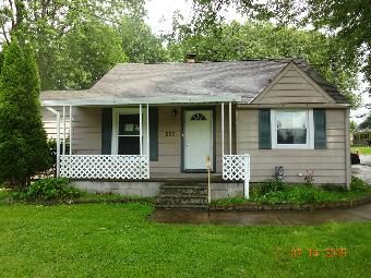 265 Henry St, Amherst, OH 44001