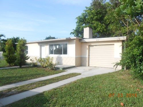 832 Beech Road, West Palm Beach, FL 33409