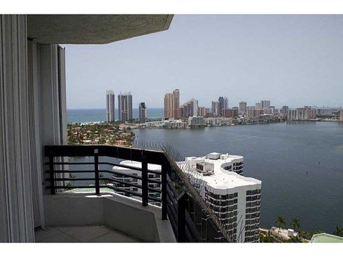 3500 MYSTIC POINTE DR # 3301, Miami, FL 33180