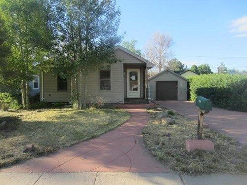 2418 E 11th St, Cheyenne, WY 82001