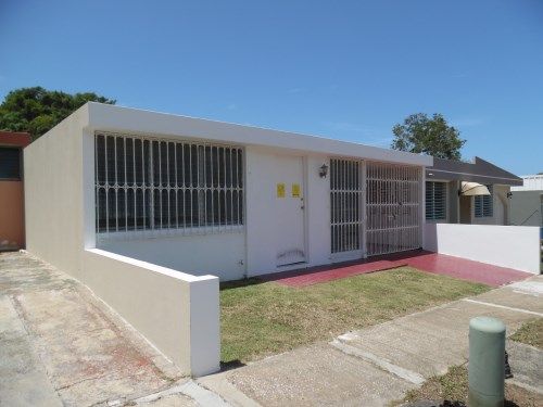 Urb El Plantio D37 Calle Caoba, Toa Baja, PR 00949