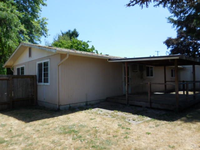 966 56th Pl, Springfield, OR 97478