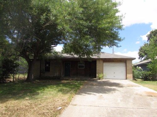 2512 Hardwood Dr, Bryan, TX 77803