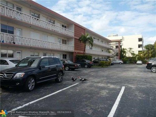 467 Golden Isles Dr # 201, Hallandale, FL 33009