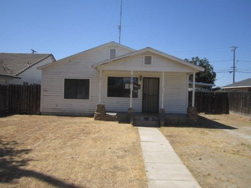 1212 Humboldt Ave, Chowchilla, CA 93610