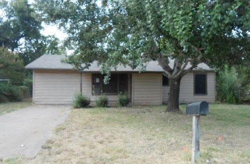 906 Marengo St, Cleburne, TX 76033