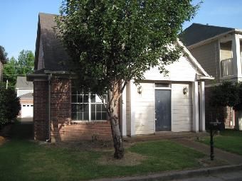 1209 Oak Creek Dr, Collierville, TN 38017