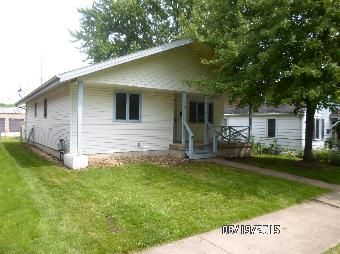 372 S Fulton Ave, Bradley, IL 60915