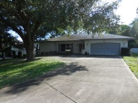 12937 Pebble Beach Cir, Hudson, FL 34667