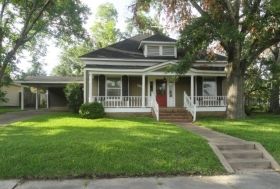 307 E Ragley St, Henderson, TX 75654