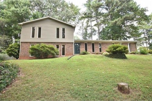 588 Cole Drive Sw, Lilburn, GA 30047