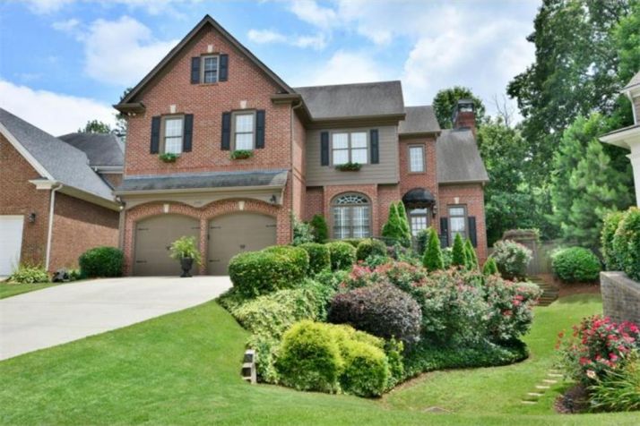 240 Fieldsborn Court, Atlanta, GA 30328