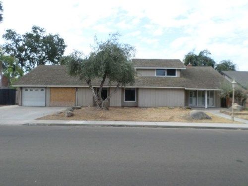 4125 W Nicholas Ave, Visalia, CA 93291