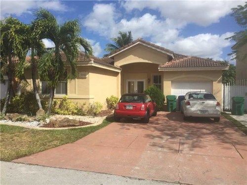 19461 NW 77 CT, Hialeah, FL 33015