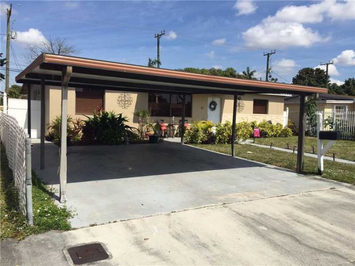 1085 W 33 ST, Hialeah, FL 33012