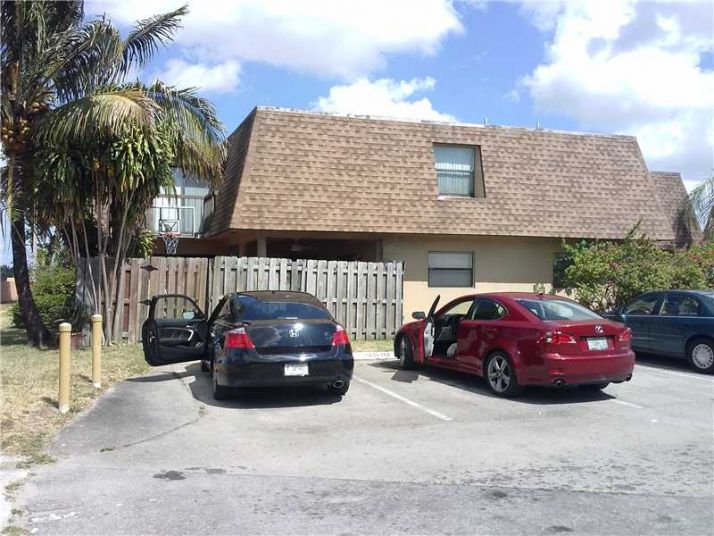 2455 W 67 PL # 12-10, Hialeah, FL 33016