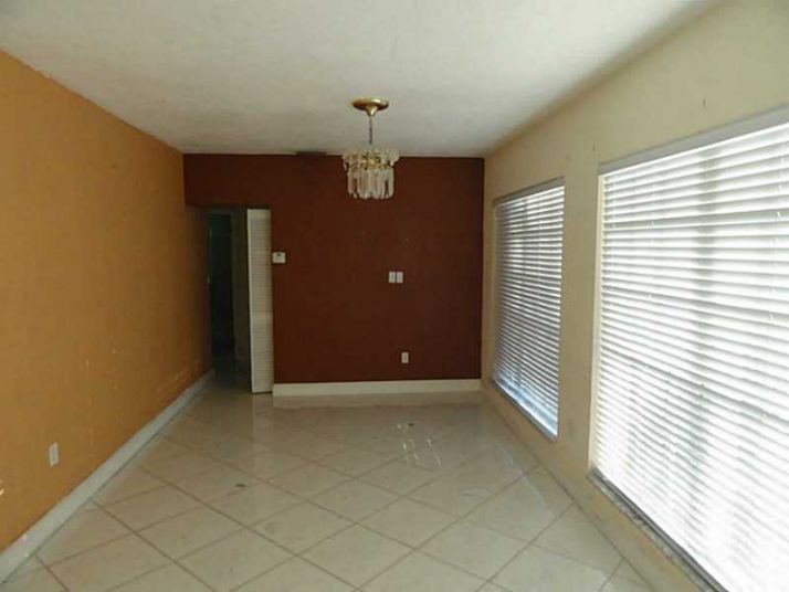 6481 W 11 CT, Hialeah, FL 33012