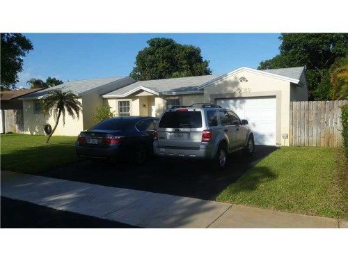 20029 NW 57 PL, Hialeah, FL 33015