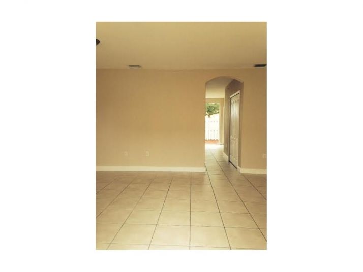 8025 W 36 AV # 5, Hialeah, FL 33018