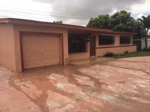 5415 W 15 CT, Hialeah, FL 33012