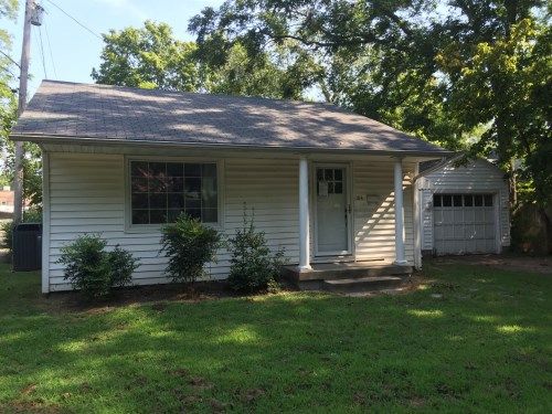 104 W Magnolia St, Paris, TN 38242