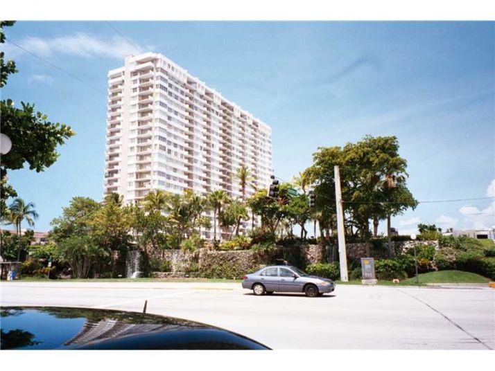 1965 S OCEAN DR # 9A, Hallandale, FL 33009