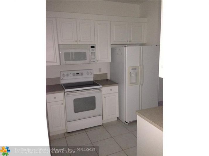 7725 YARDLEY DR # 213, Fort Lauderdale, FL 33321