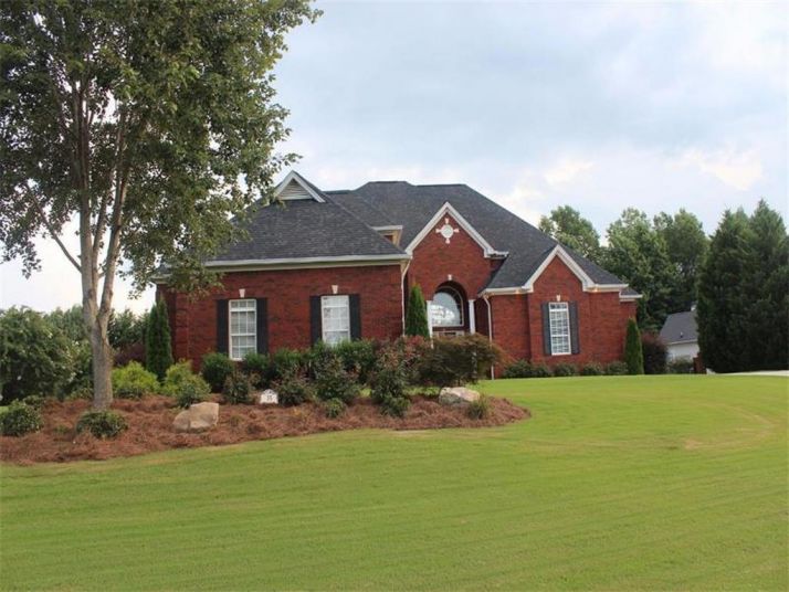 35 Nicklaus Walk, Newnan, GA 30265