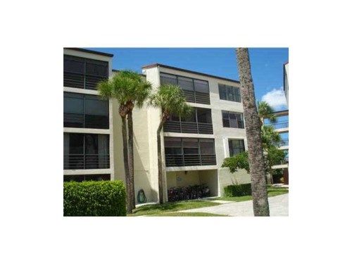 2302 S CYPRESS BEND DR # 210, Pompano Beach, FL 33069