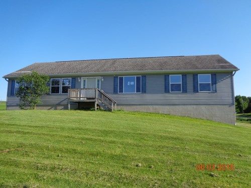 2390 Christopher Dr, Cato, NY 13033