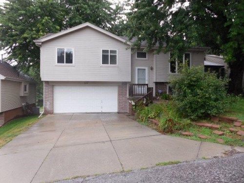 7616 N 79th Plz, Omaha, NE 68122